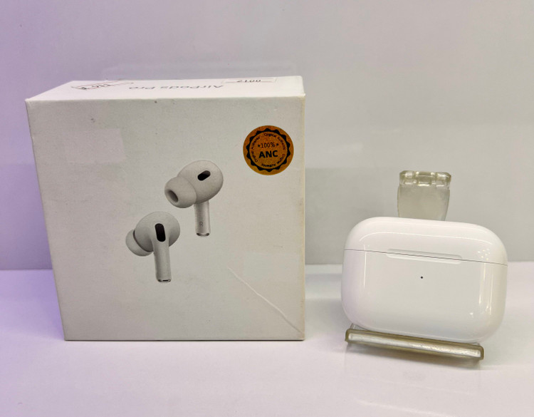 هدفون بلوتوثی اپل مدل AirPods Pro 2nd Generation با نویز کنسلینگ فعال (ANC)، نویز کنسلینگ میکروفون (ENC)، درگاه شارژ USB Type-C، با قابلیت شارژ بیسیم، دارای میکروفون دوگانه از نوع Beamforming